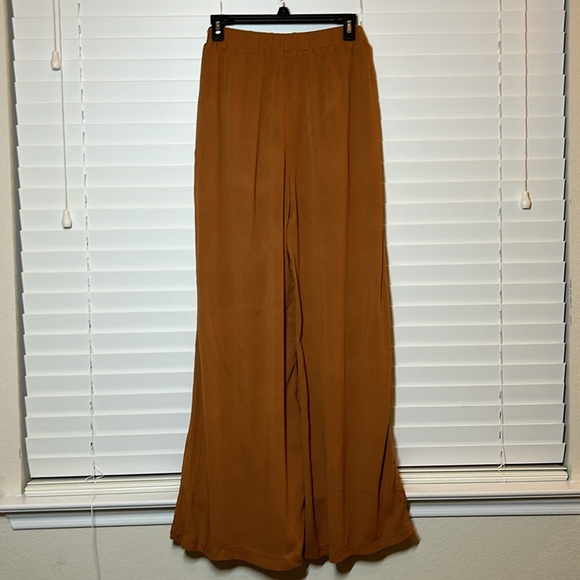 (NWT) Fashion Nova women’s Here Thriving Pant Set. Size Medium. - Picture 9 of 12